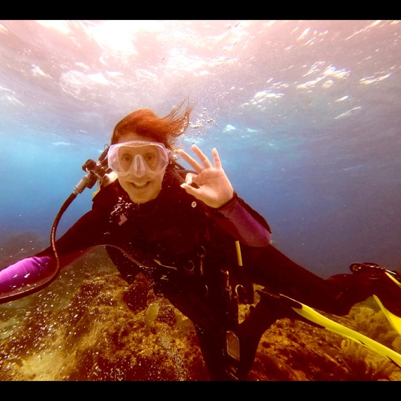 Meet your Posher, Mona - Picture 2 of 7